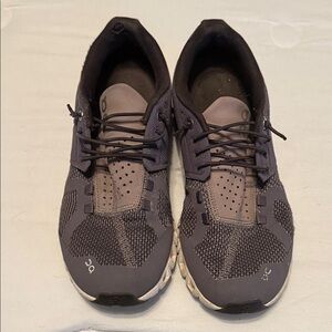 Women’s On Cloud tennis shoes